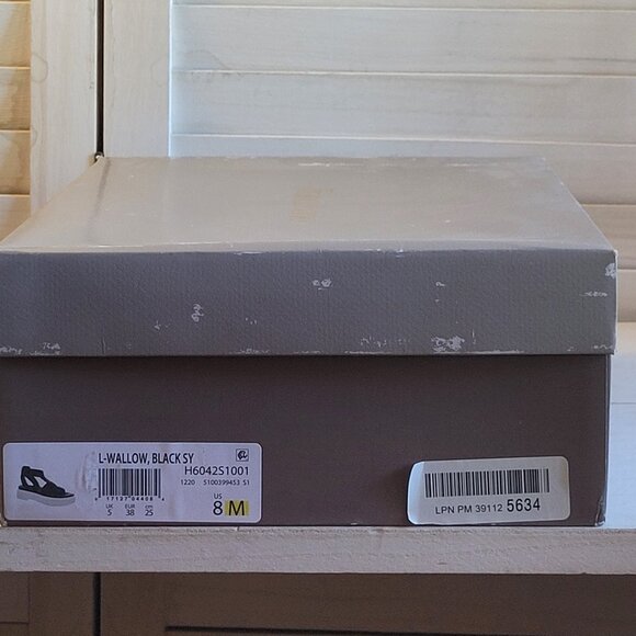 $79 NWT (8) FRANCO SARTO Sandal - Picture 6 of 8